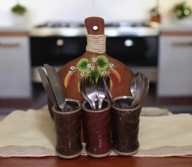 Porta talheres na tábua