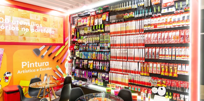 Condor leva a magia da infância à Escolar Office Brasil com a linha de pincéis escolares e licenciados exclusivos