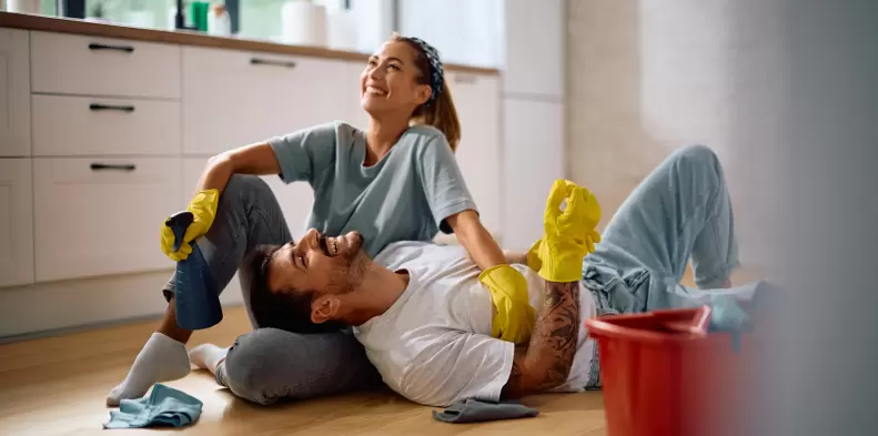 Adeus, chão encardido: tudo para limpar o piso do jeito certo