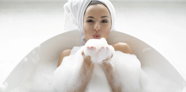 Especial autocuidado: segredos para um banho revigorante e cuidados com o corpo 