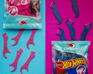Condor lança Floss Picks da Barbie™ e Hot Wheels™