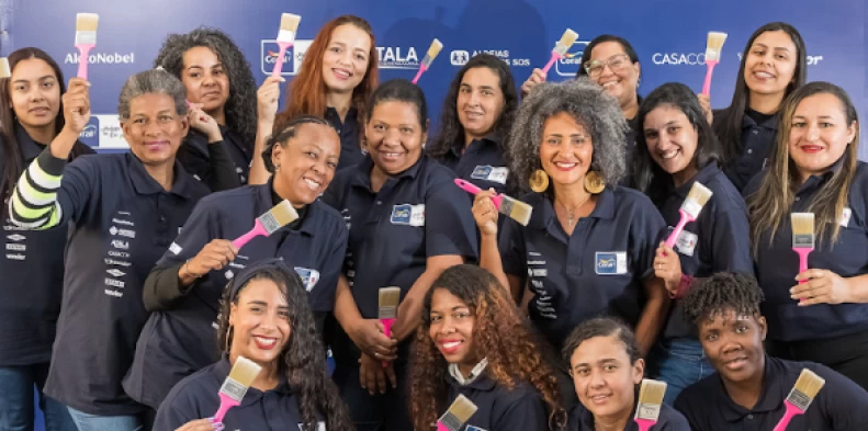 Condor apoia segunda turma do Programa Coral Mulheres na Cor para formação de pintoras decorativas