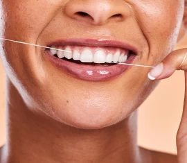 Motivos para Utilizar o Fio Dental Diariamente e Preservar seu Sorriso